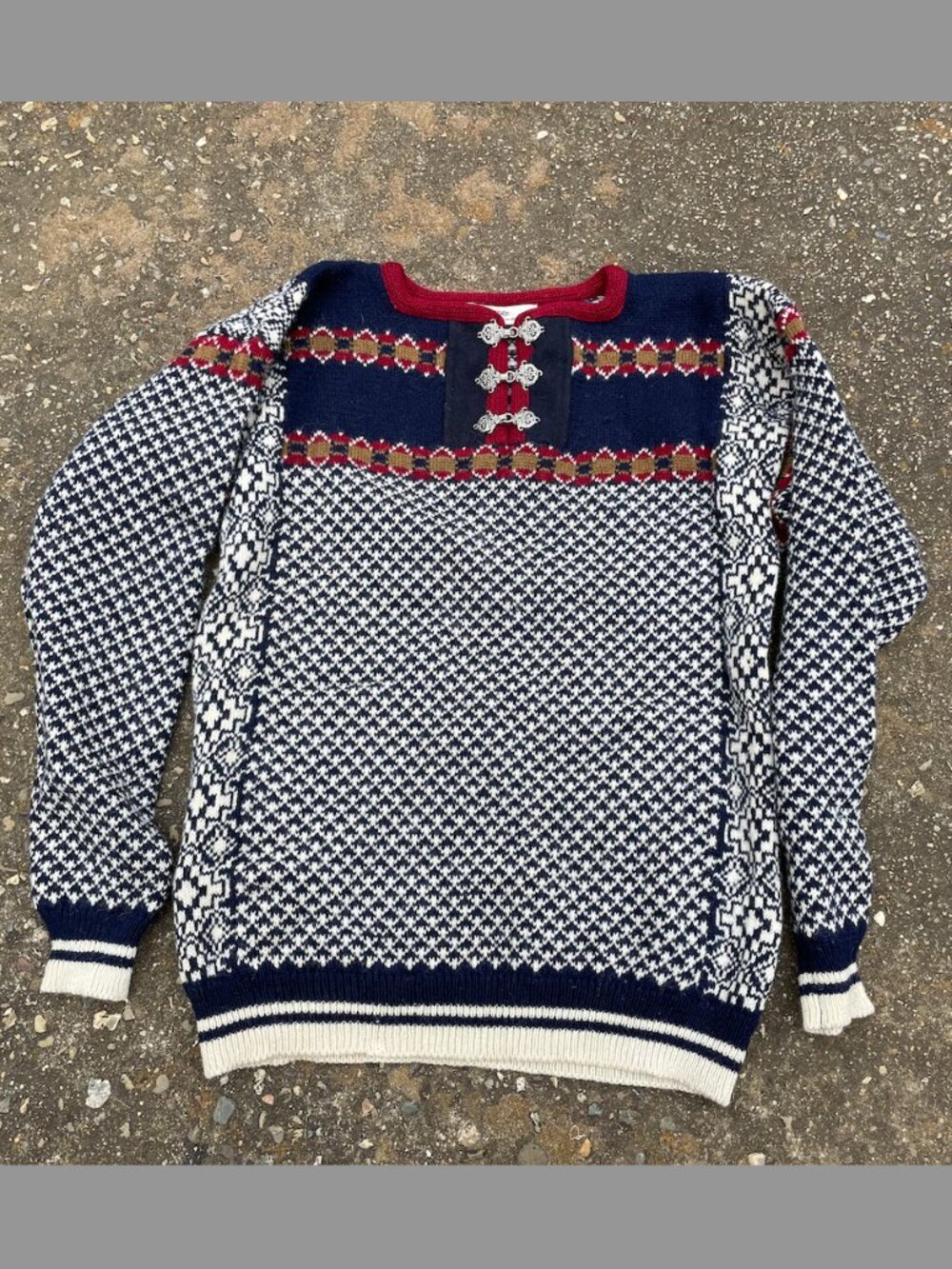 Vintage Sondre Norwegian sweater
